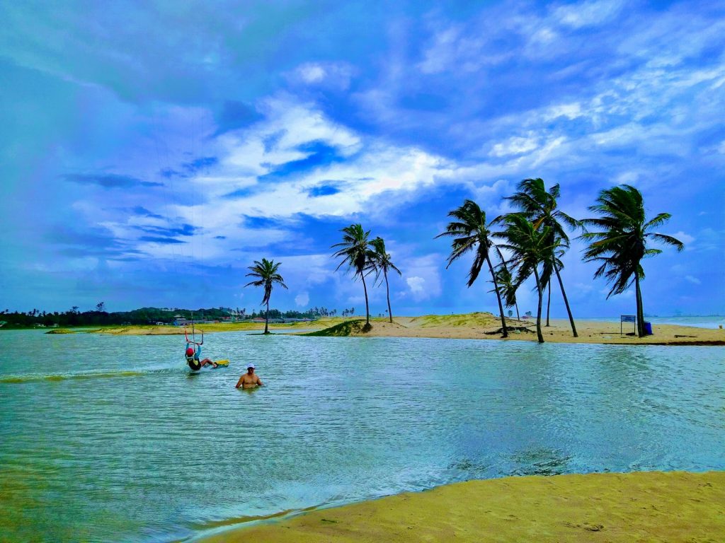 as belezas naturais de combuco: um paraíso para os turistas